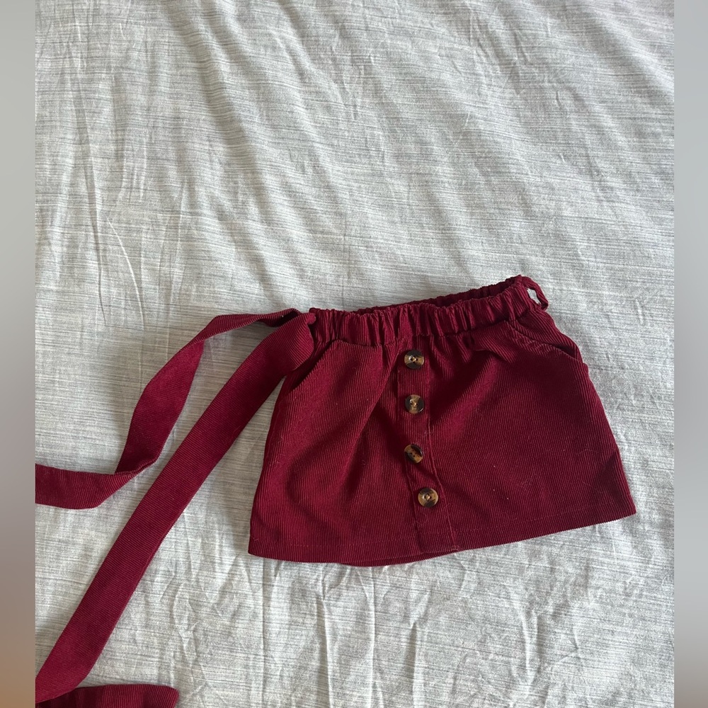 Cute Burgundy Skirt with Matching Belt (Size 18-24)